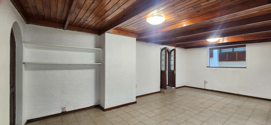 To Let 3 Bedroom Property for Rent in Meadowridge Western Cape
